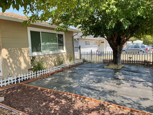 102 Thompson Ave, Ukiah CA  95482-6544 exterior