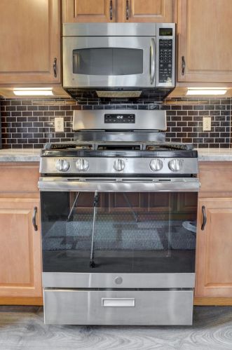 4704 Trumhall Dr, Darbydale OH  43123-8127 exterior