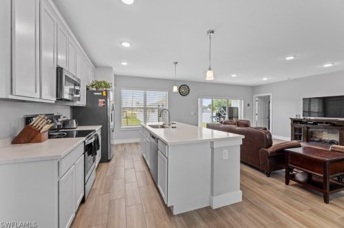 2436 4 St, Cape Coral FL  33909-1923 exterior