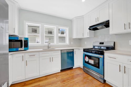 104-12 Farmers Blvd, Jamaica, NY 11423-3124