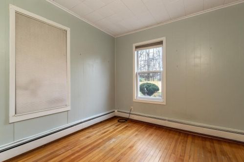 48 Tiverton Pkwy, Worcester MA 01602 exterior