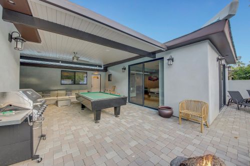 51705 Avenida Madero, La Quinta CA  92253-3114 exterior