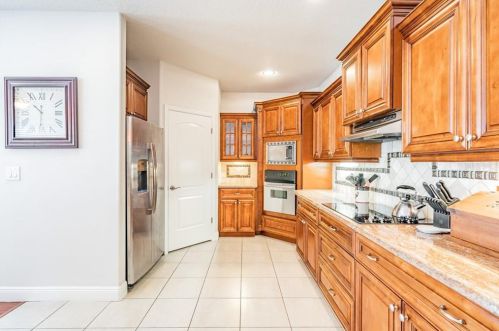 216 Spg Blvd, Tarpon Springs FL 34689-3554 exterior