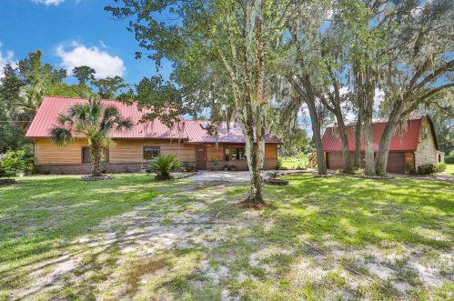 2290 Mud Lake Rd, De Leon Springs, FL 32130-3070