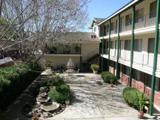 284 Tyrella Ave, Mountain View CA  94043-3959 exterior