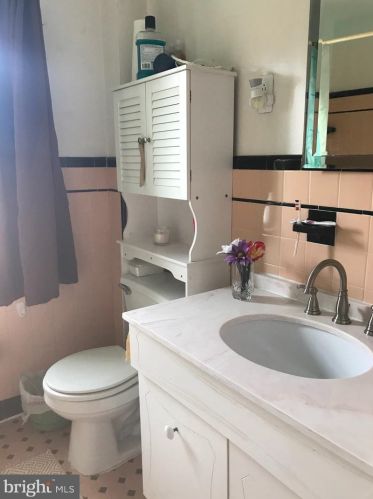 26 Johns Rd, Cheltenham PA  19012-1420 exterior