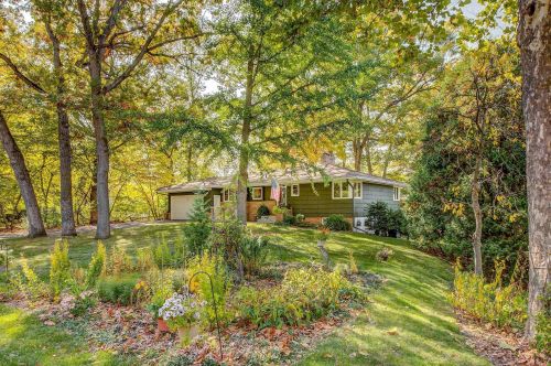 1225 Ives Ln, Minneapolis, MN 55441-4758