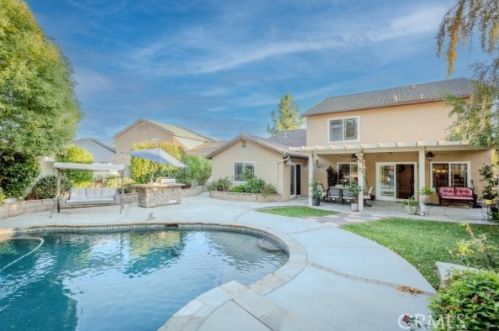 33068 Regina Dr, Temecula CA  92592-1472 exterior