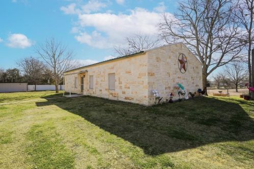 433 Ewing St, Boyd, TX 76023-3309