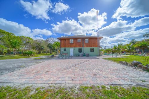 576 Marshall Rd, West Palm Beach FL  33413-3343 exterior