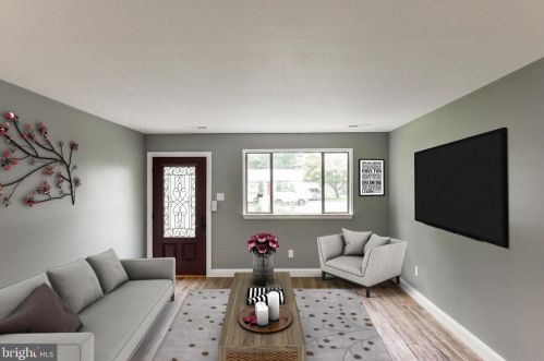 5 Holly Ct, Blenheim NJ  08012-5303 exterior