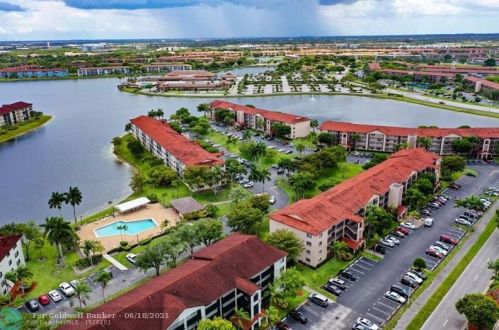 13100 11th Ct, Hollywood FL  33027-2164 exterior