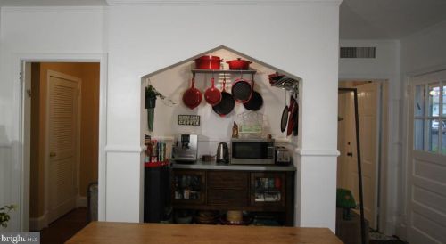 912 Hillwood Ave, Falls Church VA  22042-2421 exterior