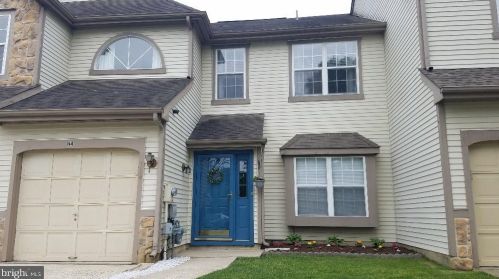 114 Sandhurst Dr, Mount Laurel, NJ 08054-6213
