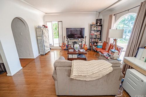 232 Euclid Ave, Long Beach CA  90815-2518 exterior