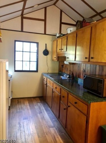 5 Flat Bush Rd, Wantage NJ  07461-4457 exterior