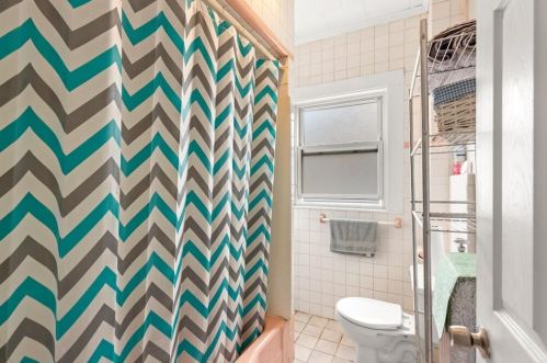 25 Sherman St, Everett MA  02149-2924 exterior