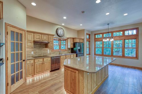 5078 Arrowhead Rd, Duluth MN 55811-1453 exterior