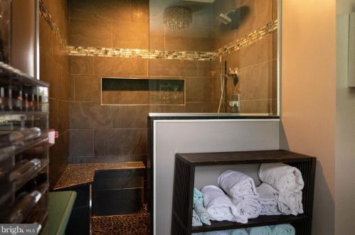 20 Kings Ct, Swedesboro NJ  08085-5033 exterior