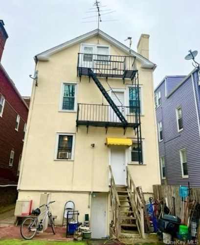 18 Monroe St, Mount Vernon NY  10550-3663 exterior