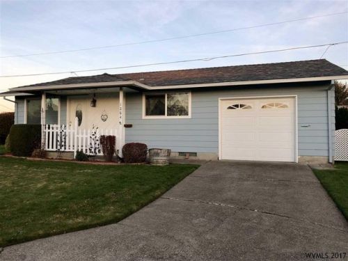 1284 Quinn Rd, Woodburn, OR 97071-2514