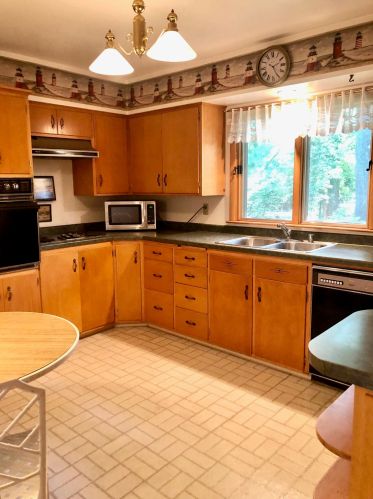 3232 Adams St, Two Rivers WI  54241-1740 exterior