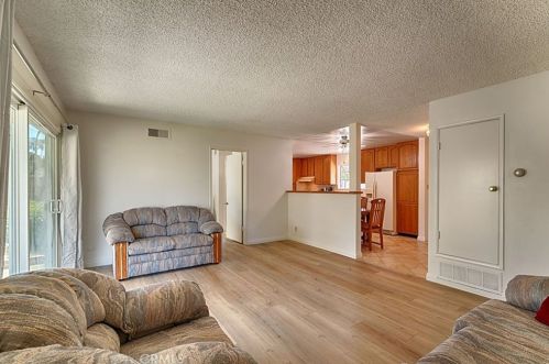 10422 Ponder St, Cypress CA  90630-4462 exterior