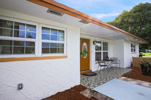 908 Hibiscus Dr, West Palm Beach, FL 33411-3476