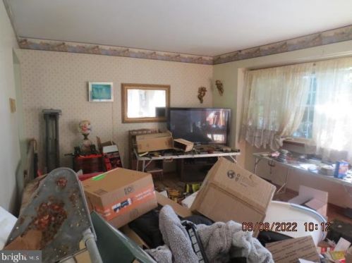 117 Military Dr, West Deptford NJ  08063-1506 exterior