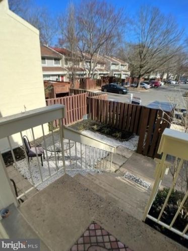 2400 Southgate Sq, Herndon, VA 20191-1239