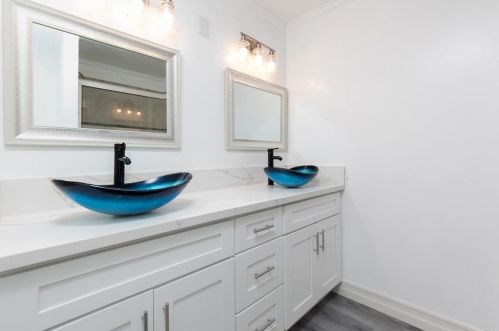 4305 Loma Riviera Ct, San Diego CA 92110-5504 exterior