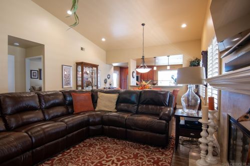 17958 Avenida Alozdra, San Diego CA 92128-1570 exterior