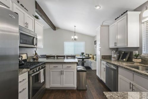 27230 Elias Ave, Santa Clarita, CA 91350-2133