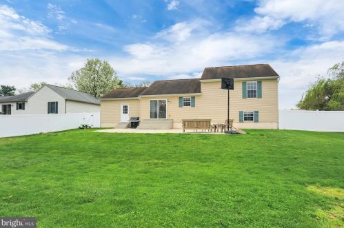 108 Colorado Ave, Littlestown, PA 17340-1140