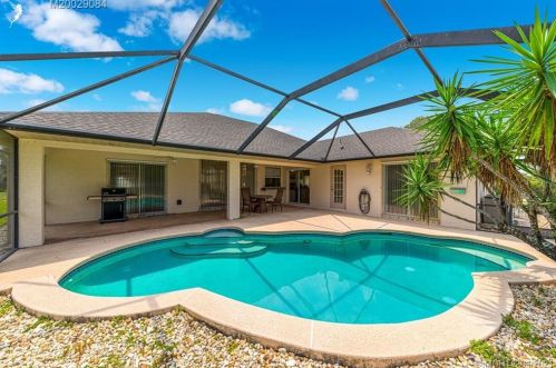 2011 Westmoreland Blvd, Fort Pierce, FL 34952-5831