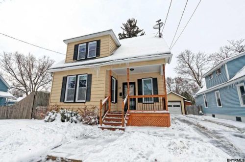 218 Catherine St, Schenectady, NY 12302-2115