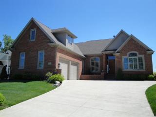 3043 Deep Water Ln, Maumee, OH 43537-9157