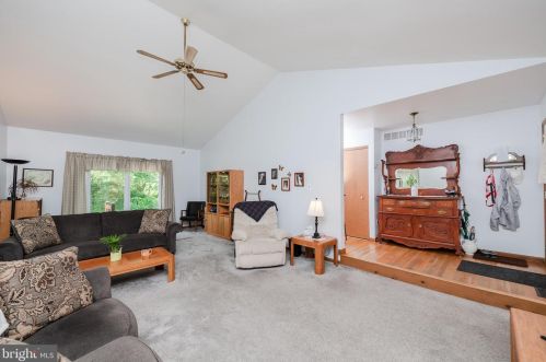 6 Pendleton Dr, Berlin Boro NJ  08009-9672 exterior