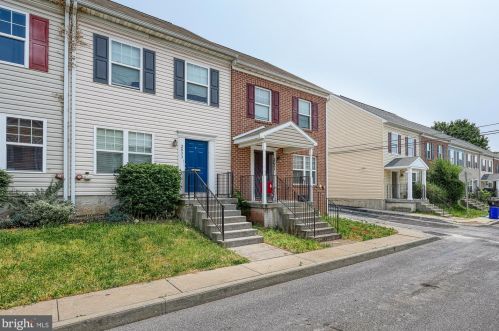 2033 Fulton St, Harrisburg, PA 17102-1526