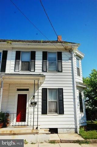 15 Green St, Camp Hill, PA 17011-6551