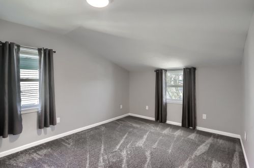 1609 Pulaski Rd, New Castle PA  16105-2047 exterior