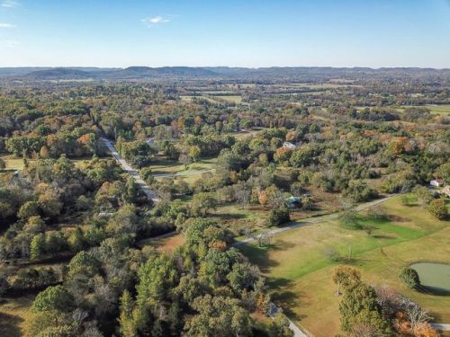 2052 Maple Ln, Franklin, TN 37067-8122