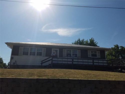 700 Q St, Leon, IA 50144-1728