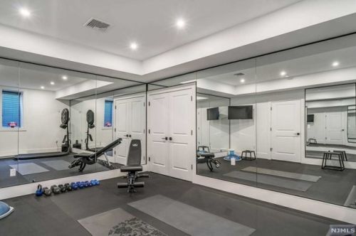 19 Duck Pond Rd, Demarest NJ  07627-2305 exterior