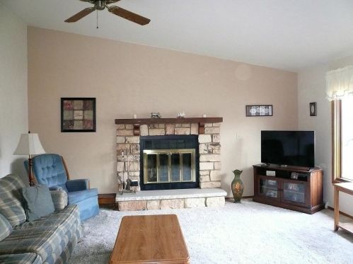 608 Dauphin St, Green Bay, WI 54301-2014