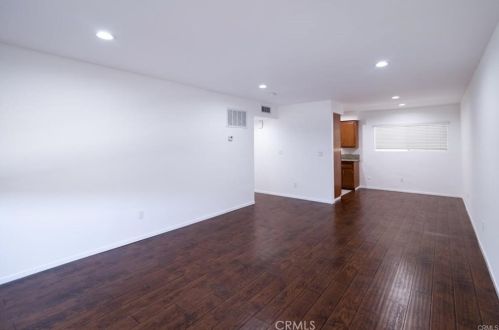 6339 Morse Ave, North Hollywood, CA 91606-2955