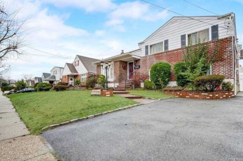 2182 Baylis Ave, Floral Park, NY 11003-2939