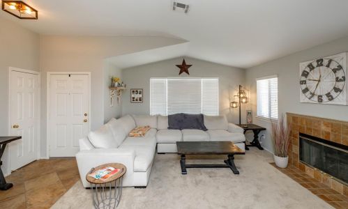 17572 Caprice Way, Victorville, CA 92395-7792