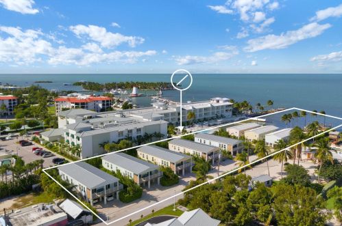 2264 Overseas Hwy, Marathon, FL 33050-2230