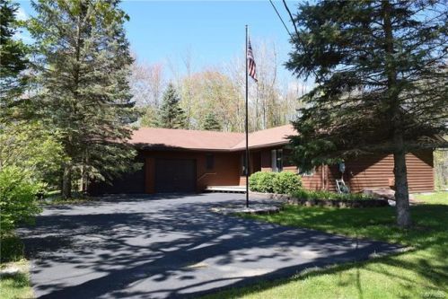 595 Scribner Rd, Pembroke, NY 14036-9588